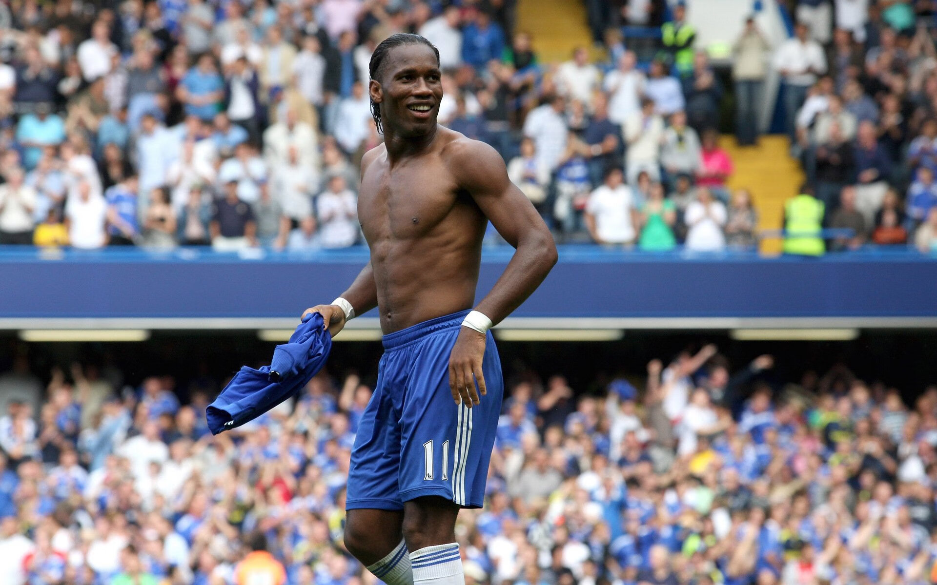 开云体育官方入口-青少年足球明星产生，行业发展前景广阔，少年成名的足球明星